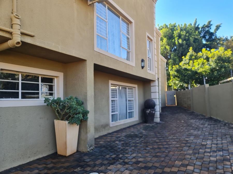6 Bedroom Property for Sale in Safari Gardens North West